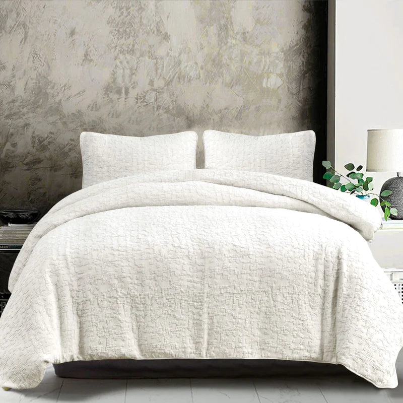 Matelassé Comforter Set - King - White